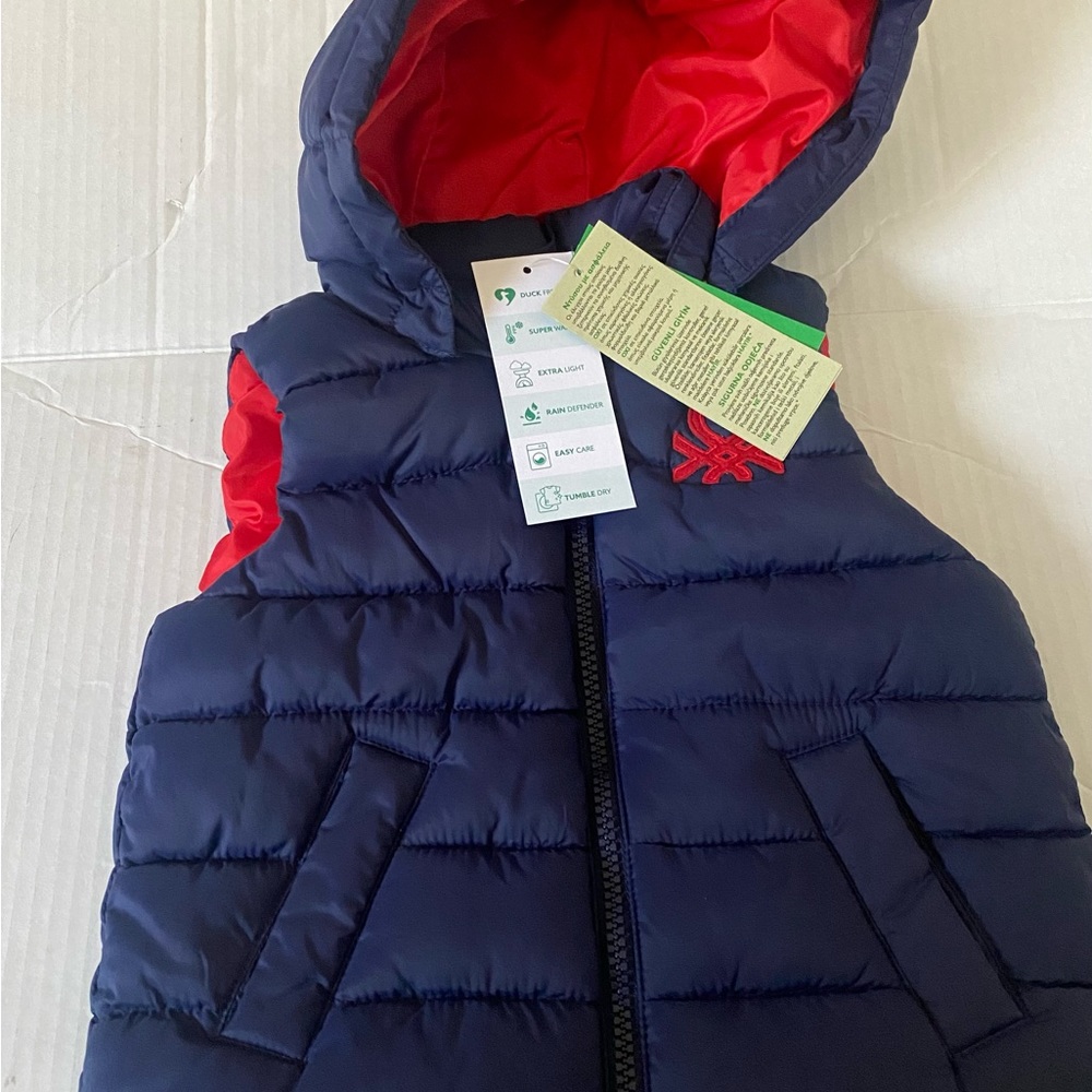 United  colors of Benetton boy’s puffy vest size 9-12 months old. New with tags